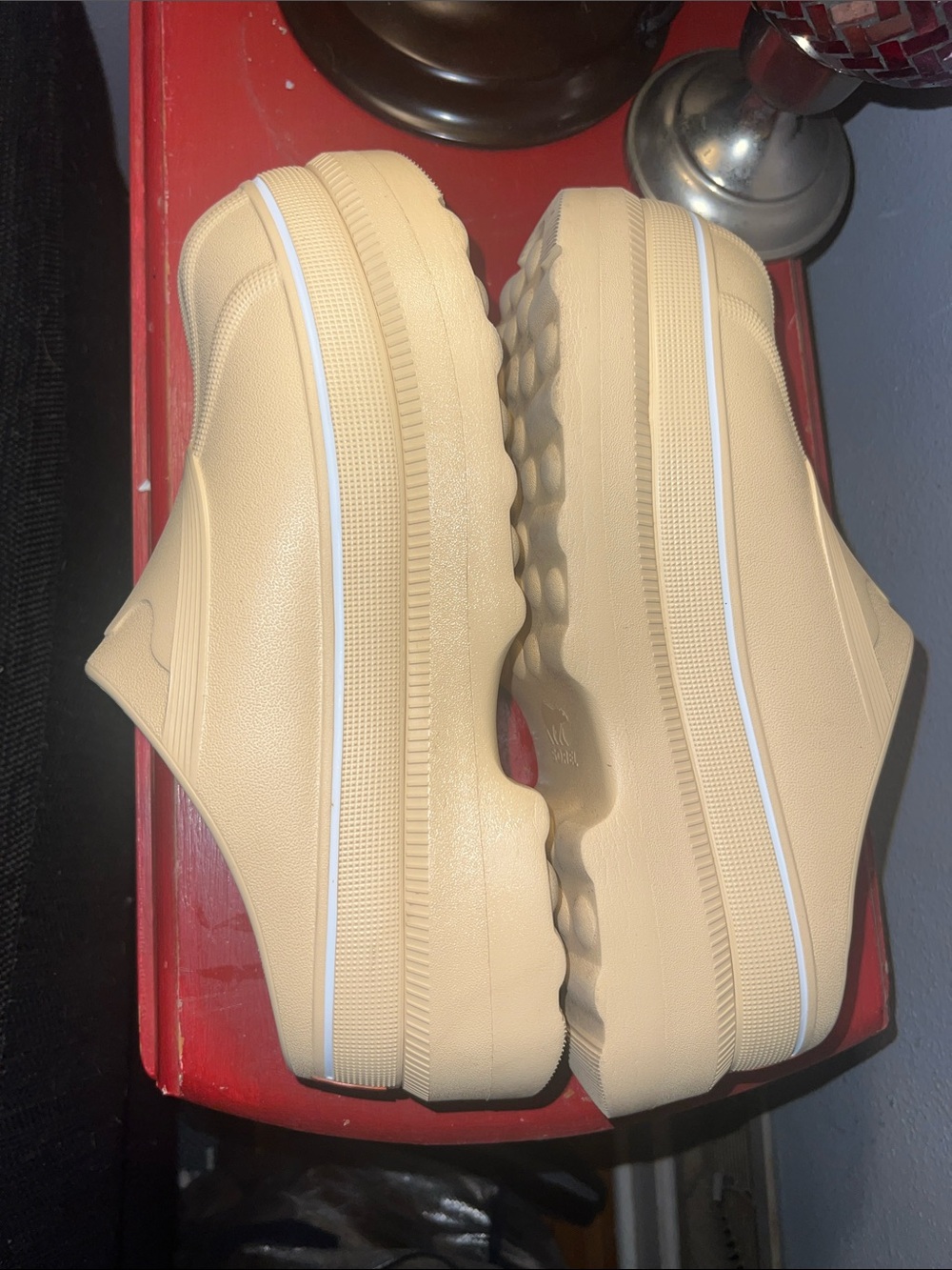SOREL Caribou Clog in the "Caribou Beige" colorway - Picture 7 of 8